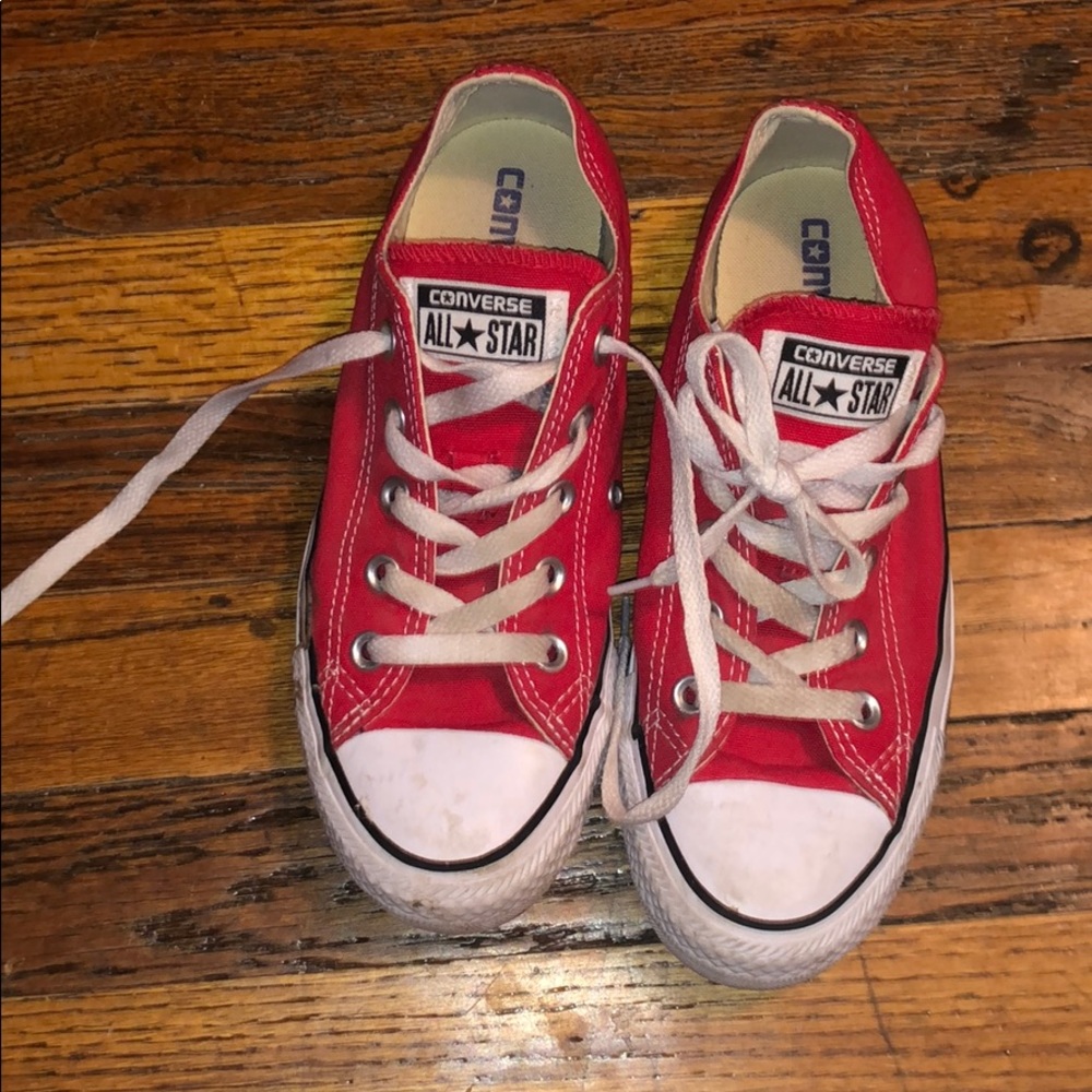 Woman’s sz 6 Converse